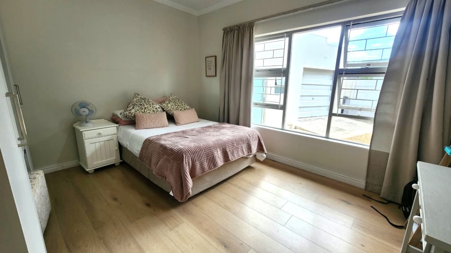 4 Bedroom Property for Sale in Loerie Park Western Cape
